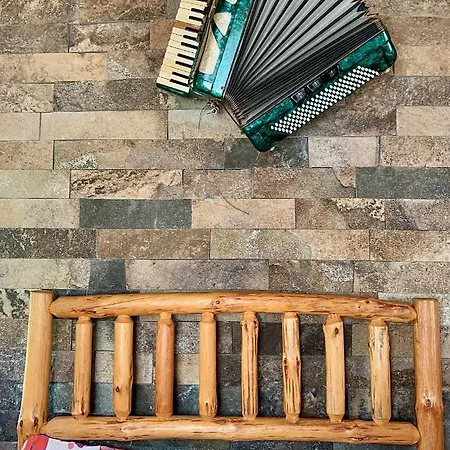 Alpesi faház Musica